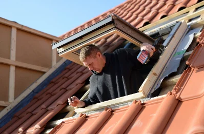 Pose de fenêtres de toit Velux à Val-de-Livenne